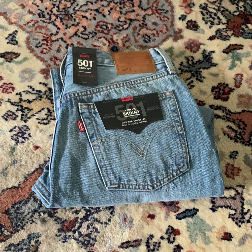 501 Skinny Jeans in Can’t Touch This